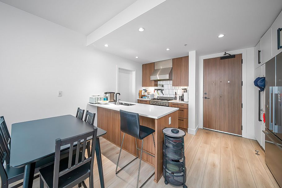 208 6933 Cambie Street Vancouver, BC - 8