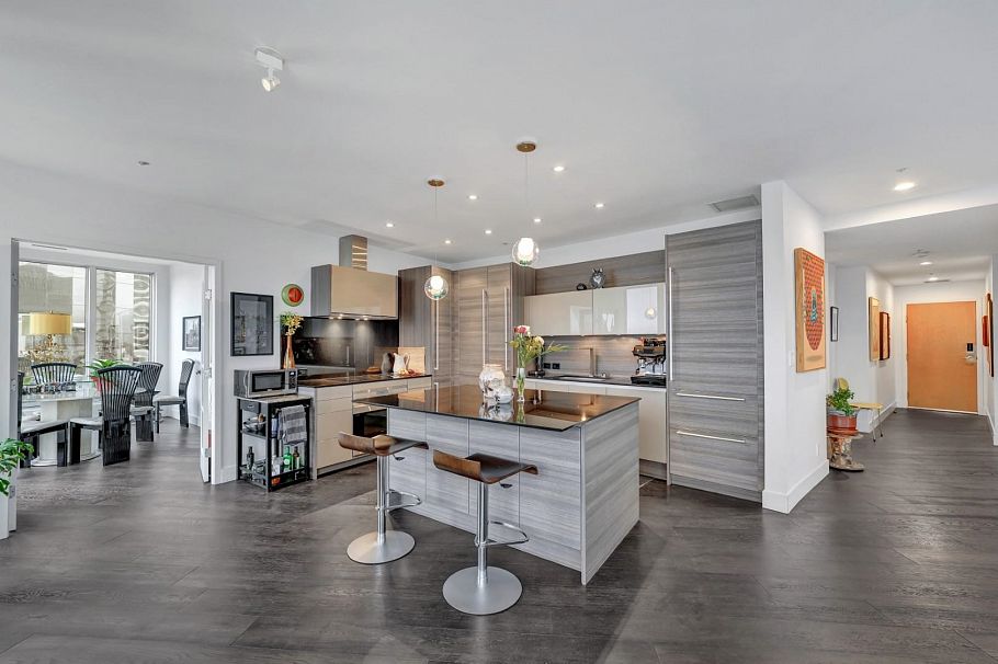 2106 989 Nelson Street Vancouver, BC - 3