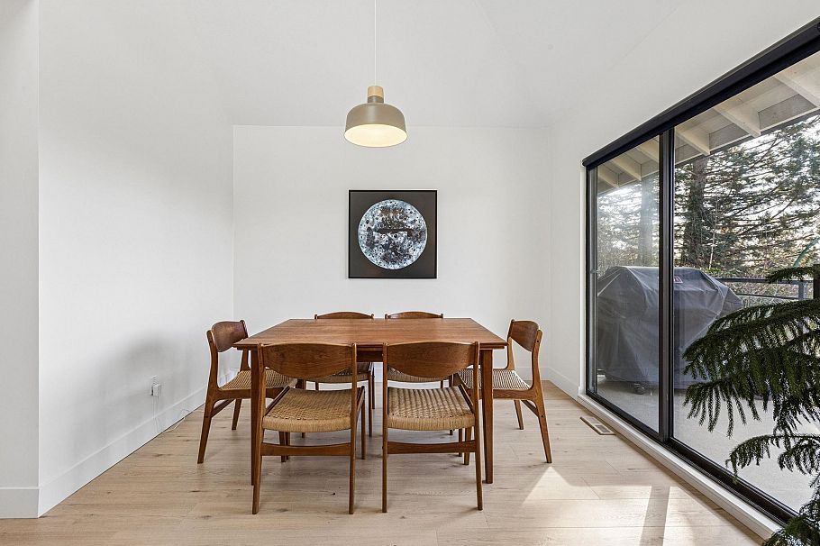 5709 Owl Court North Vancouver, BC - 9