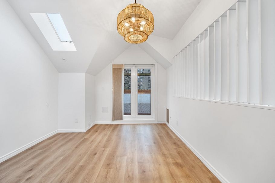 1407 Pendrell Street Vancouver, BC - 11