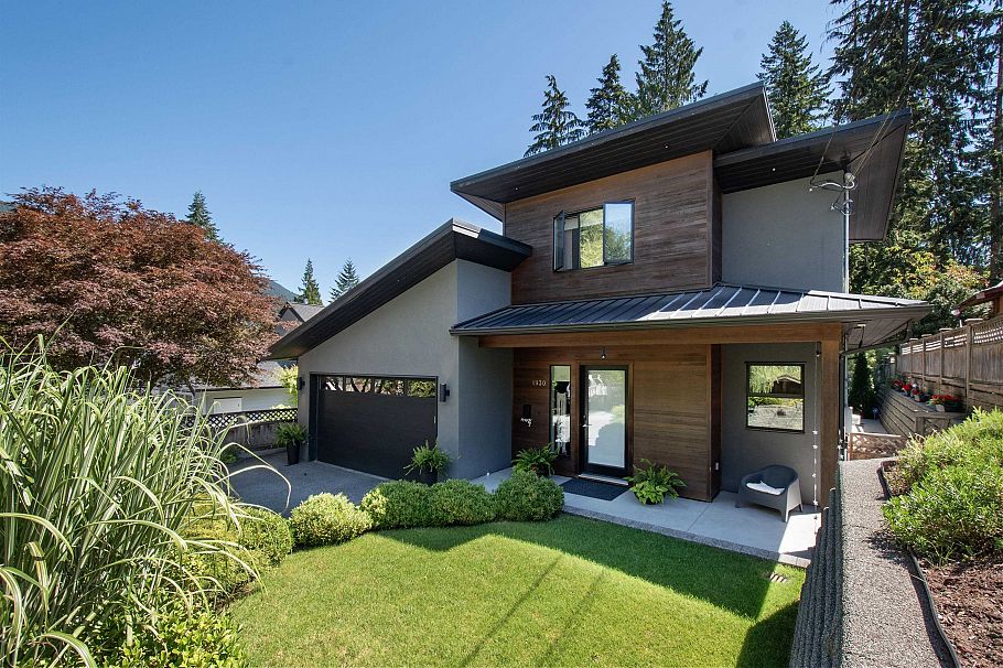 1930 Panorama Drive North Vancouver, BC - 1