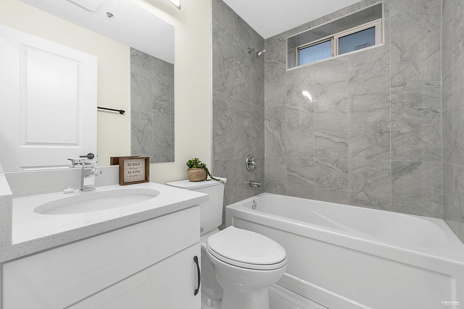 719 E 27th Avenue Vancouver, BC - 31