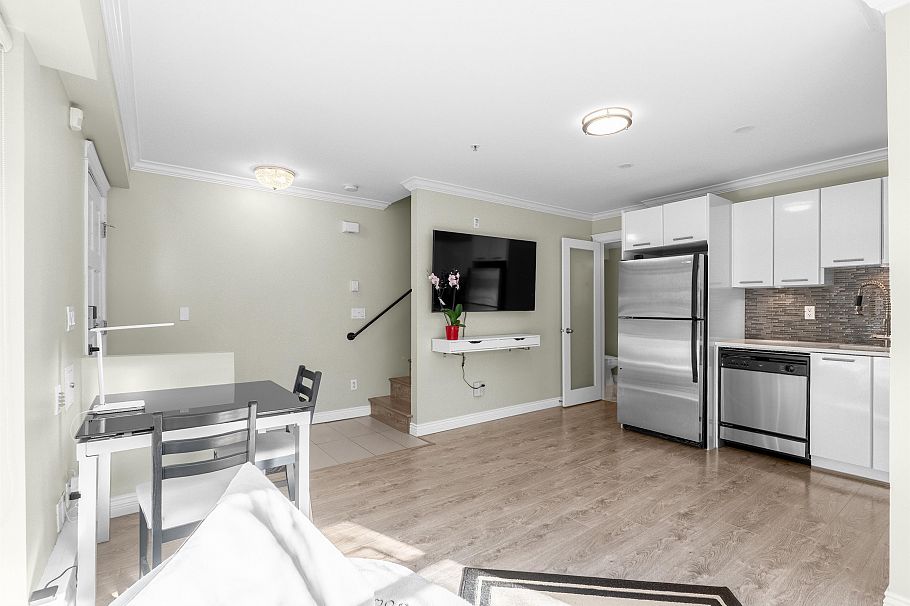 999 W 20th Avenue Vancouver, BC - 4