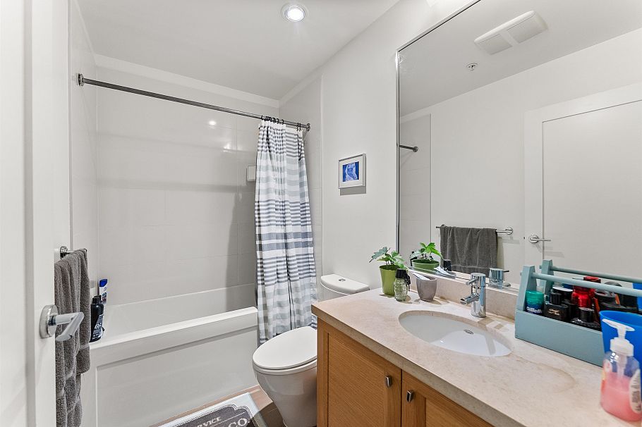 41 3639 Aldercrest Drive North Vancouver, BC - 27