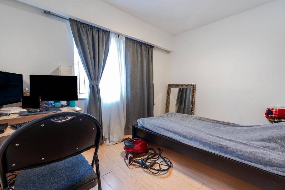 2216 E 41st Avenue Vancouver, BC - 8