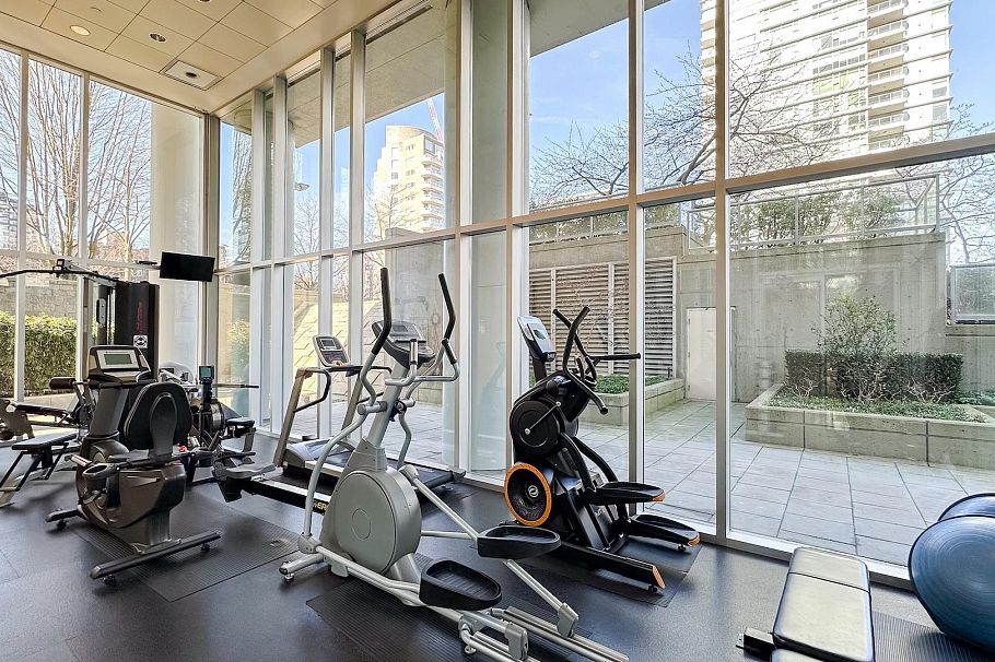 1004 1710 Bayshore Drive Vancouver, BC - 20