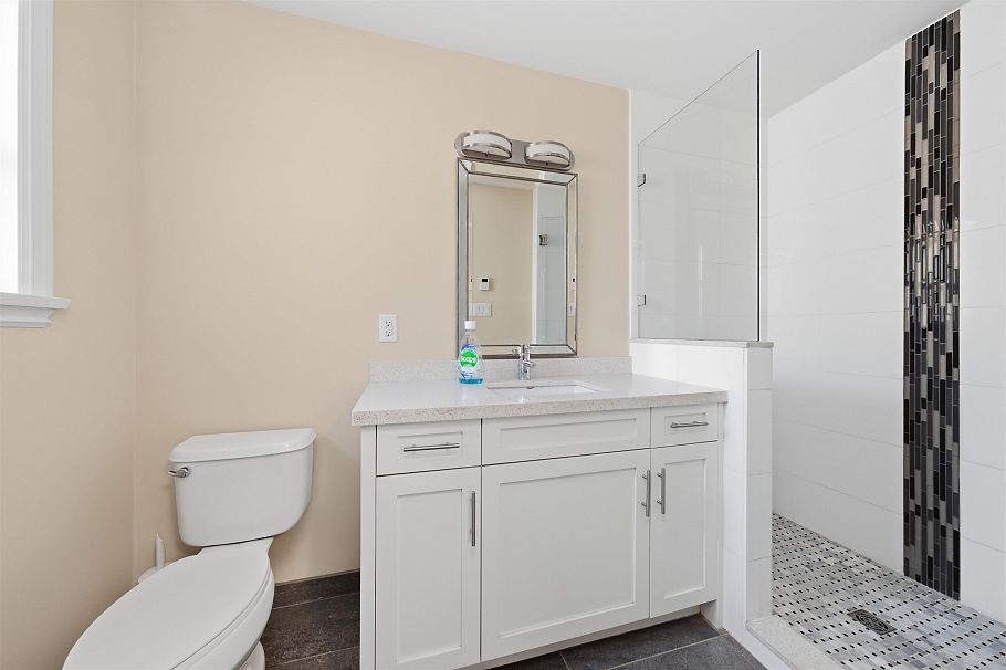 1911 Deep Cove Road North Vancouver, BC - 14