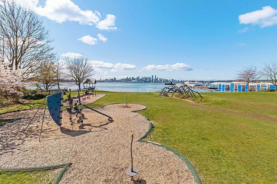 112 240 Mahon Avenue North Vancouver, BC - 39