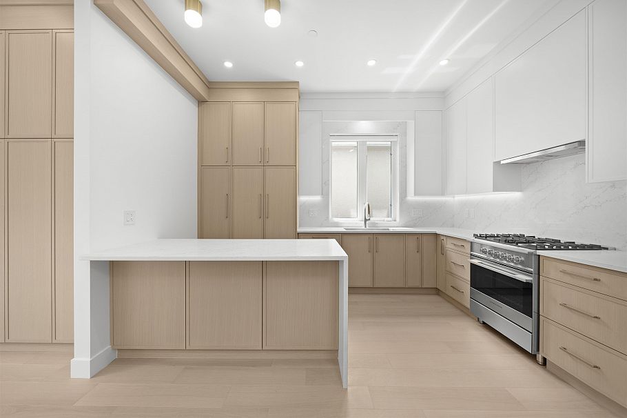 1 6461 E Prince Edward Street Vancouver, BC - 1