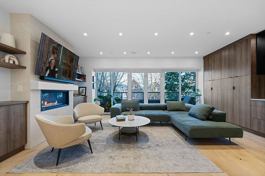 2142 W 1st Avenue Vancouver, BC - 3