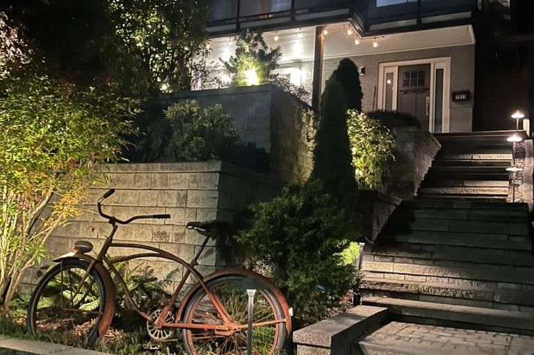 1911 Deep Cove Road North Vancouver, BC - 40