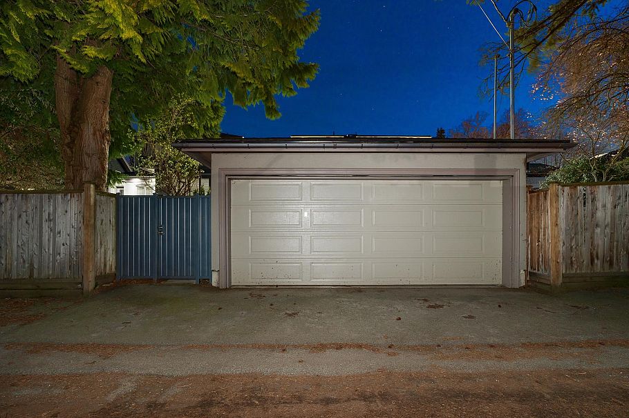 3708 W 35th Avenue Vancouver, BC - 39