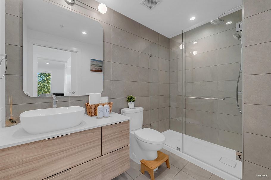 1101 2325 Emery Court North Vancouver, BC - 18