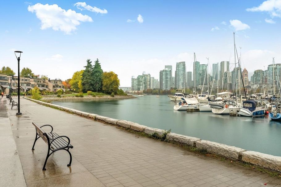 521 666 Leg In Boot Square Vancouver, BC - 34