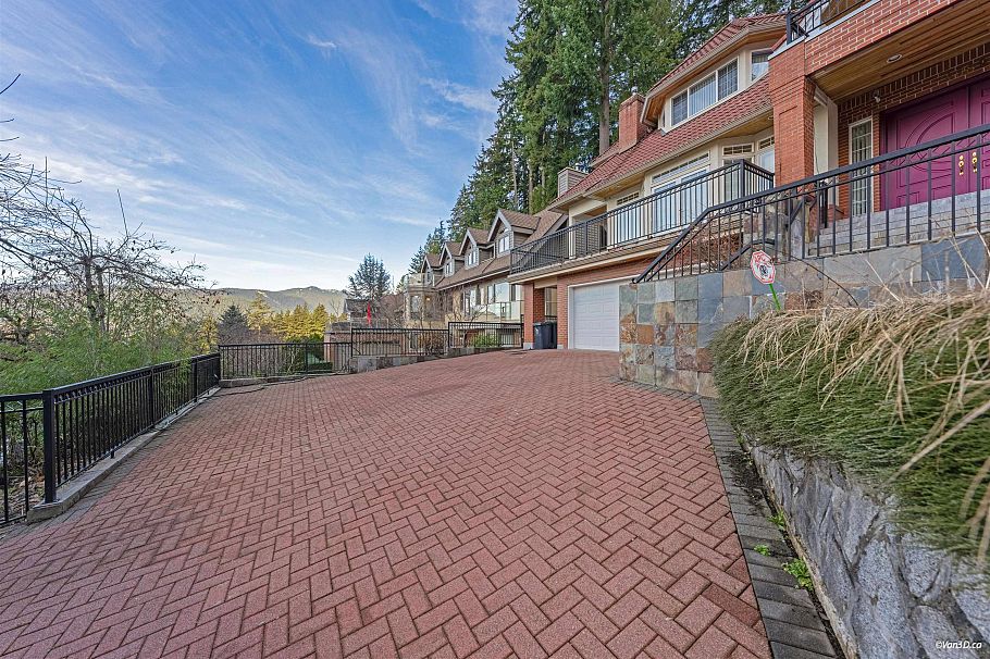 4989 Chalet Place North Vancouver, BC - 2