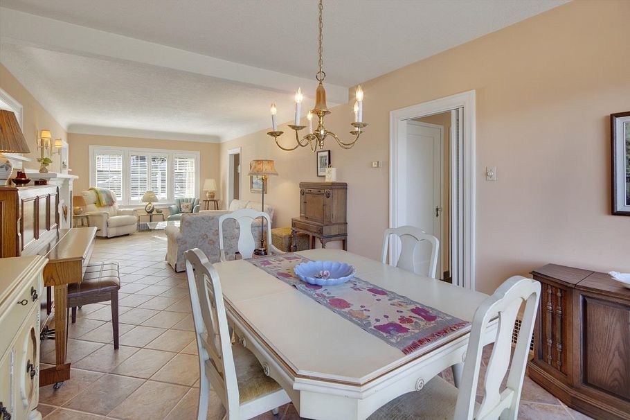 3657 W 14th Avenue Vancouver, BC - 20