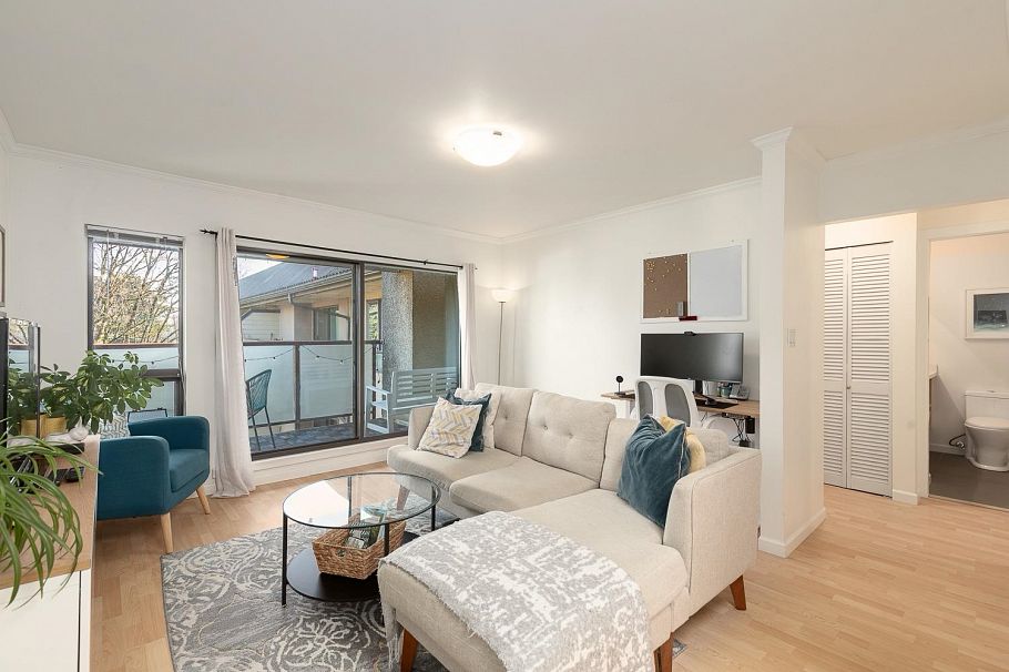 309 2150 Brunswick Street Vancouver, BC - 4