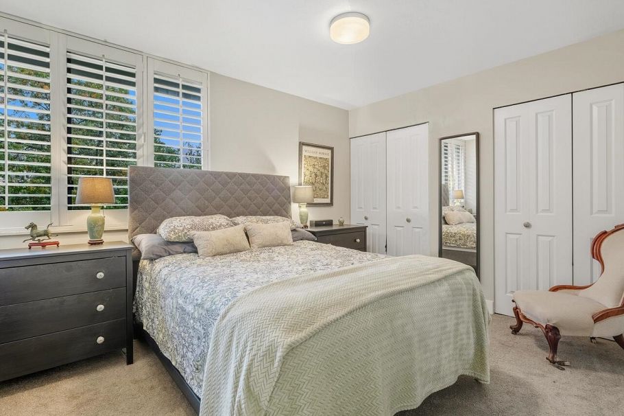 521 666 Leg In Boot Square Vancouver, BC - 27