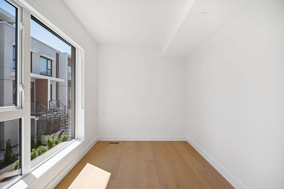 123 725 W 49 Avenue Vancouver, BC - 27