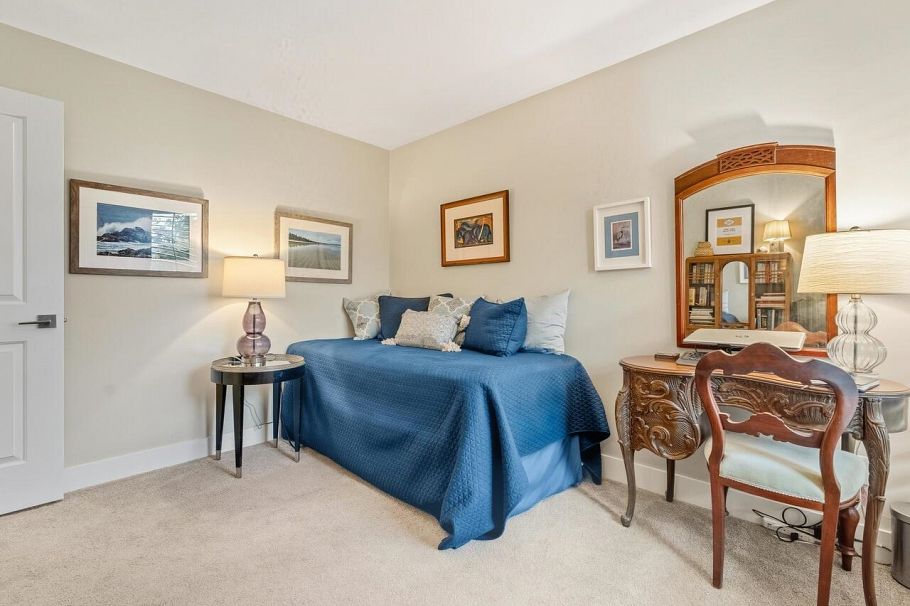 521 666 Leg In Boot Square Vancouver, BC - 29