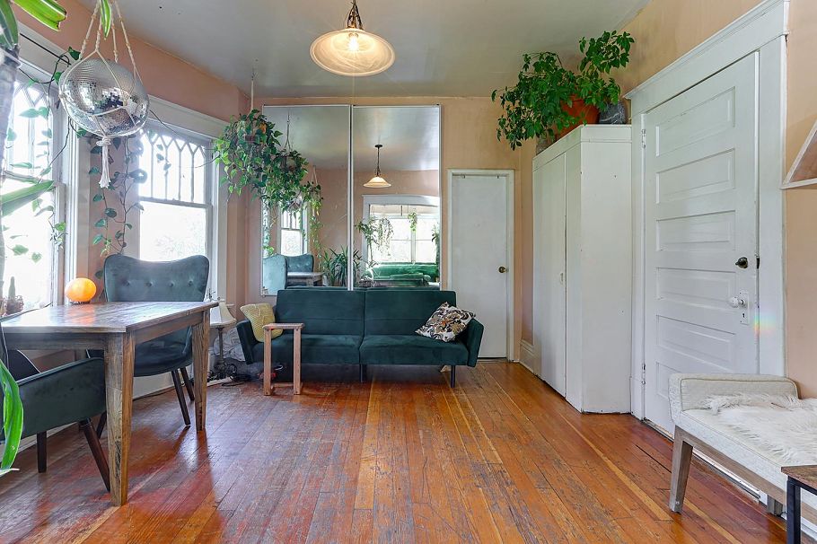 333 E 13th Avenue Vancouver, BC - 8