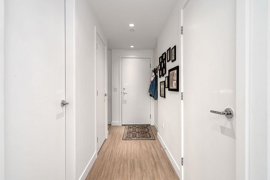 111 747 E 3rd Street North Vancouver, BC - 27