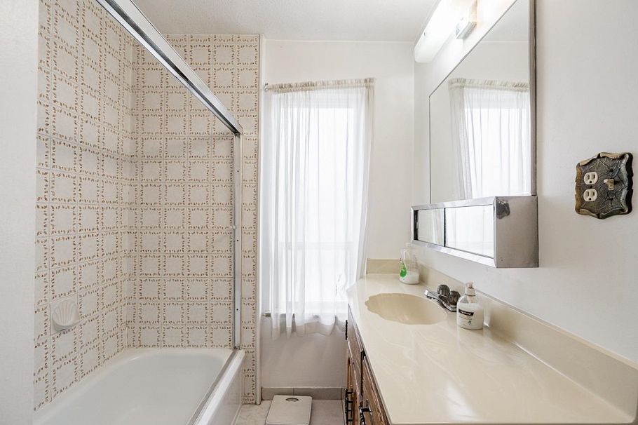 2604 E 19th Avenue Vancouver, BC - 14