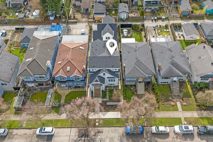 2248 Grant Street Vancouver, BC - 32