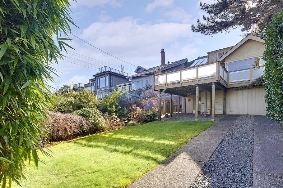 3657 W 14th Avenue Vancouver, BC - 37