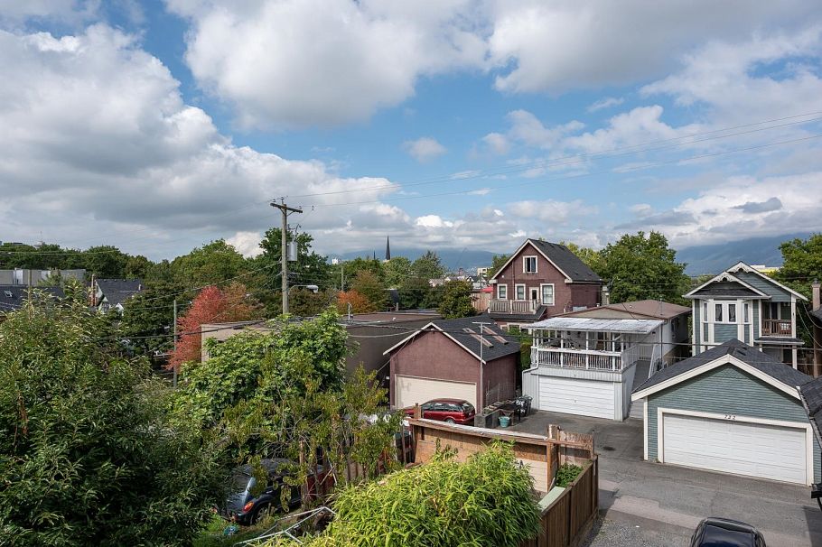 723 Union Street Vancouver, BC - 32