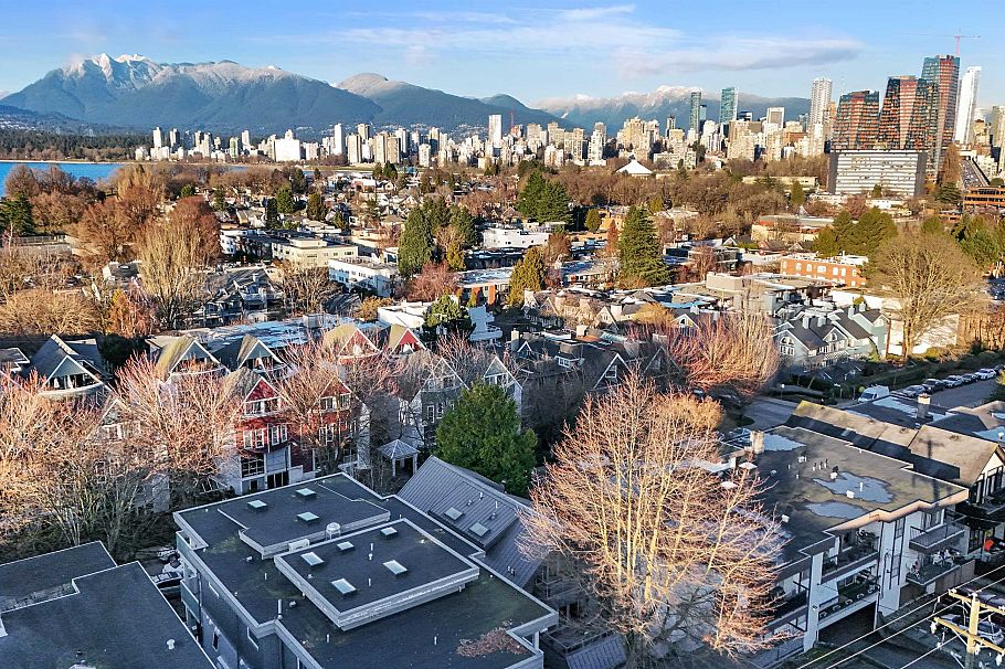 2142 W 1st Avenue Vancouver, BC - 38