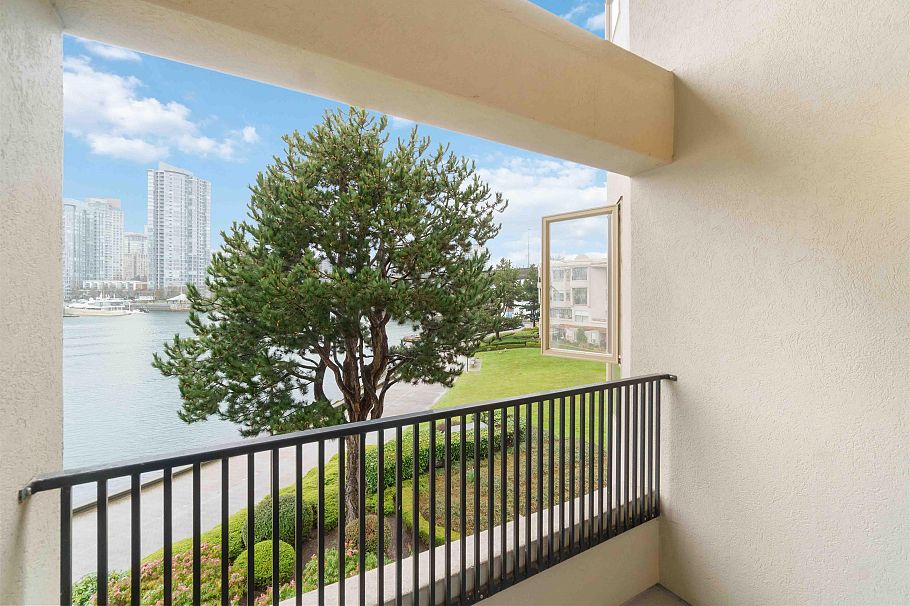 311 1859 Spyglass Place Vancouver, BC - 12