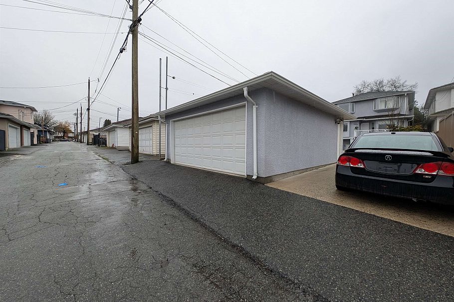 2935 E 17th Avenue Vancouver, BC - 36