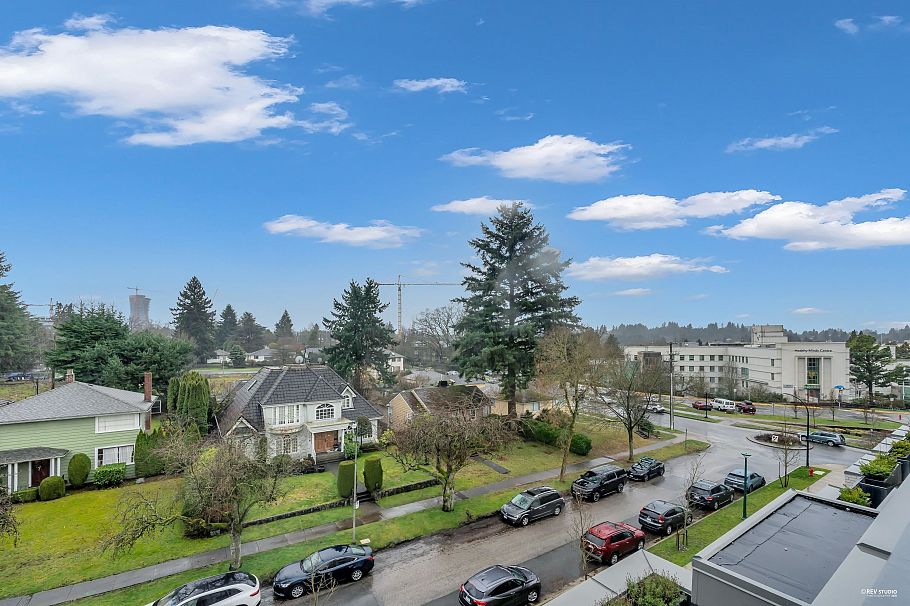 659 W 30th Avenue Vancouver, BC - 36