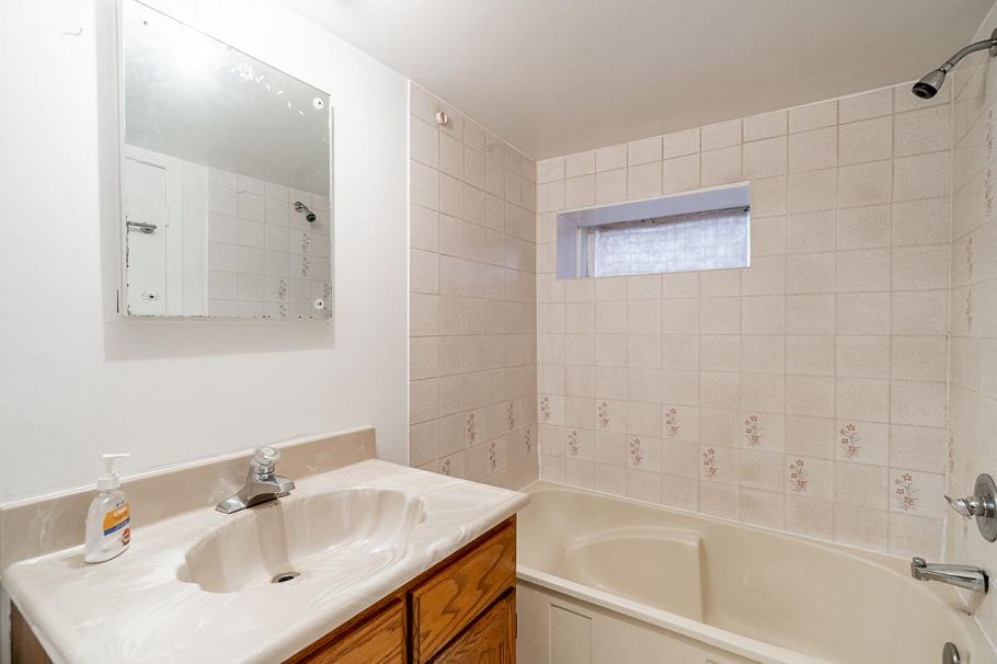 2604 E 19th Avenue Vancouver, BC - 28