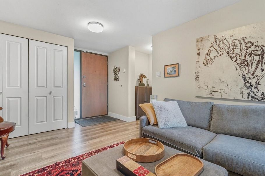 521 666 Leg In Boot Square Vancouver, BC - 23