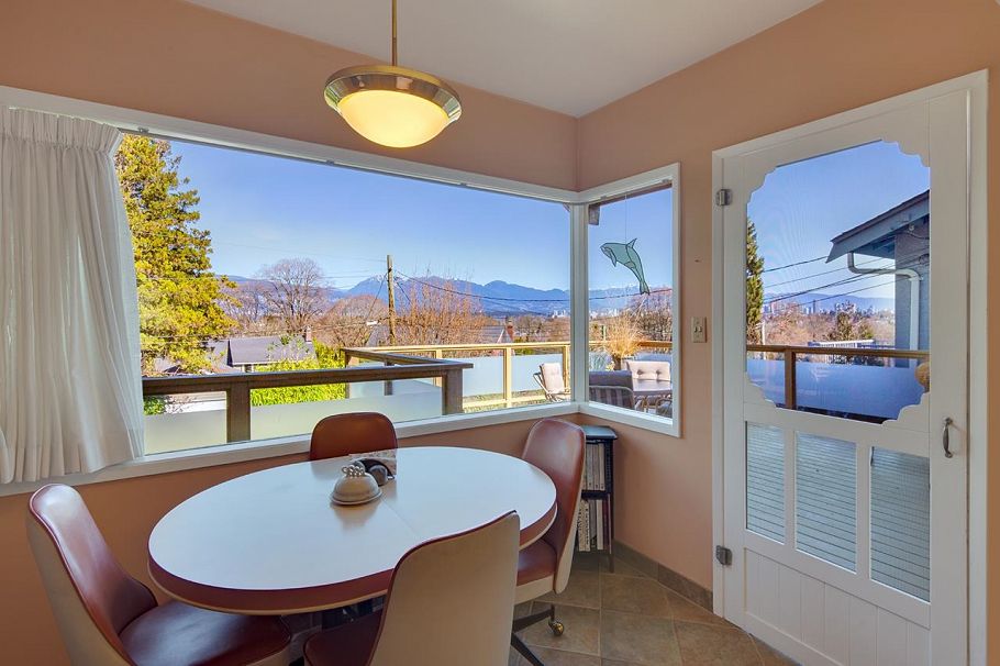 3657 W 14th Avenue Vancouver, BC - 29