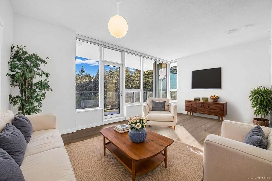 1205 3487 Binning Road Vancouver, BC - 1