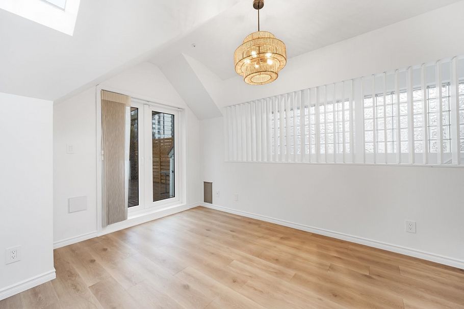 1407 Pendrell Street Vancouver, BC - 12