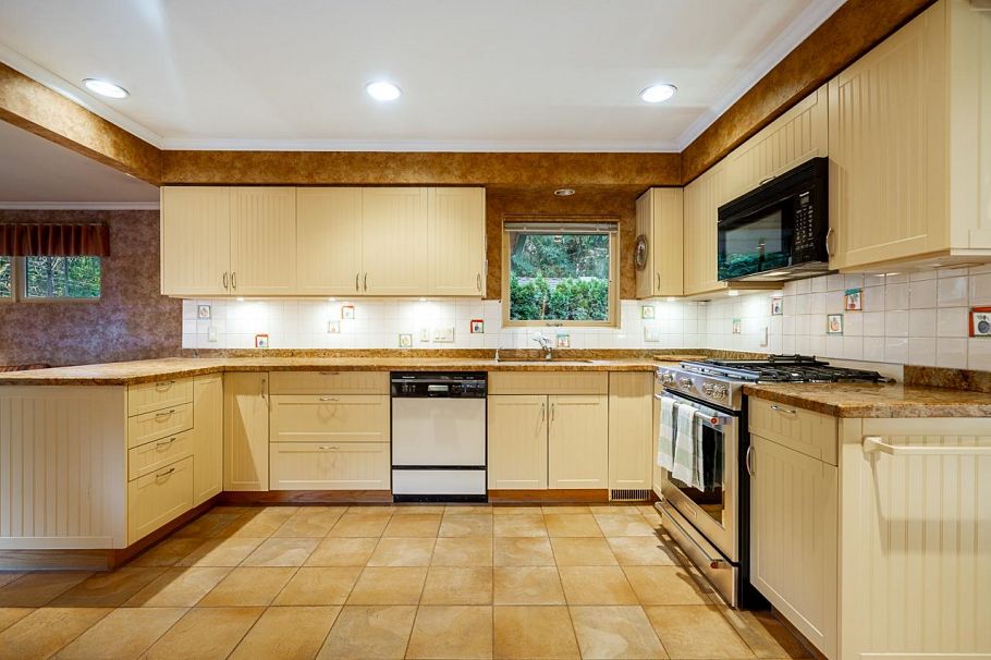 4695 Mapleridge Drive North Vancouver, BC - 13