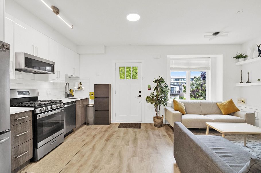 2743 Duke Street Vancouver, BC - 23