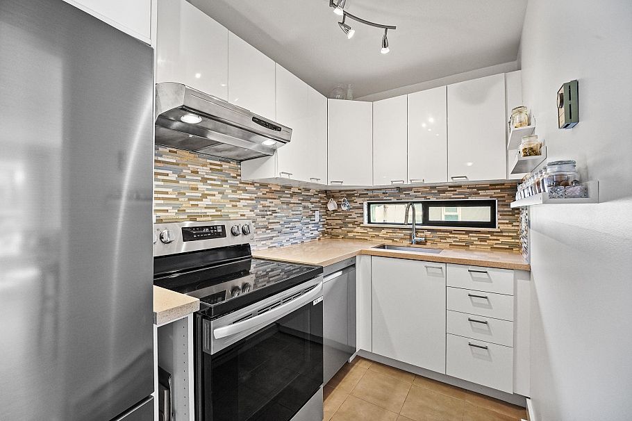 301 674 W 17th Avenue Vancouver, BC - 9