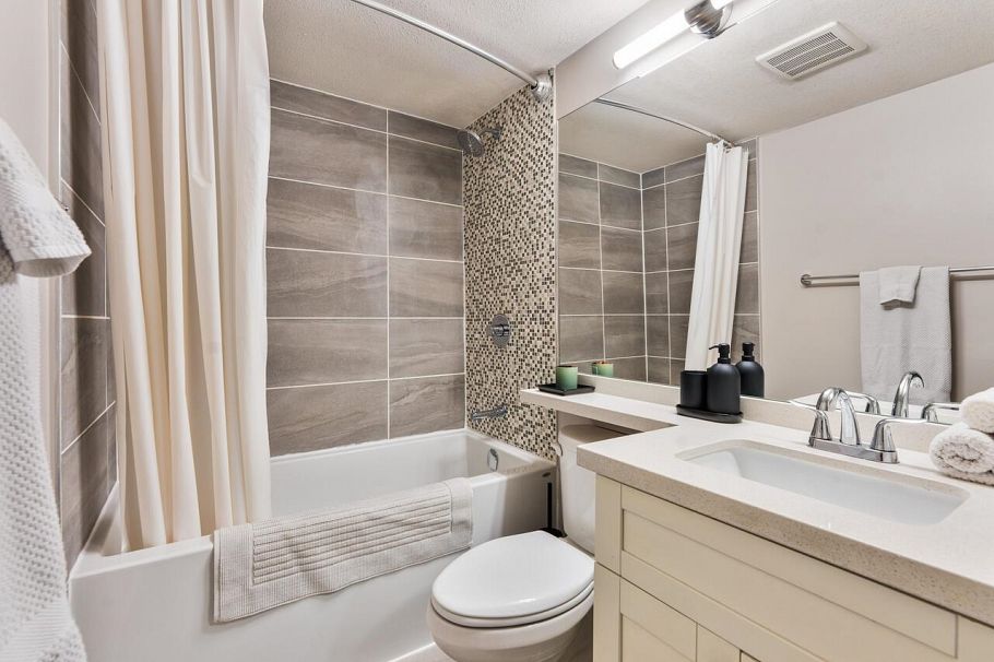 102 2195 W 5th Avenue Vancouver, BC - 27