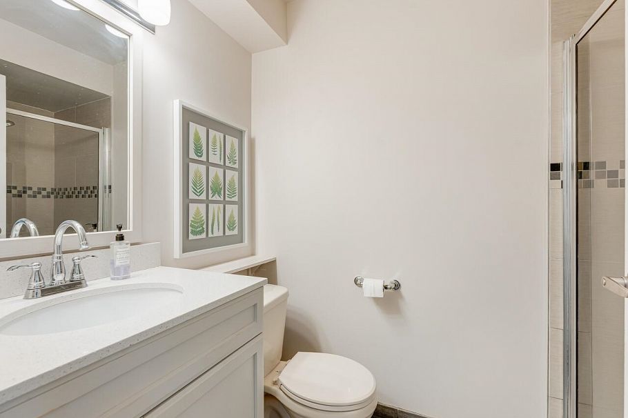 8132 Laval Place Vancouver, BC - 21