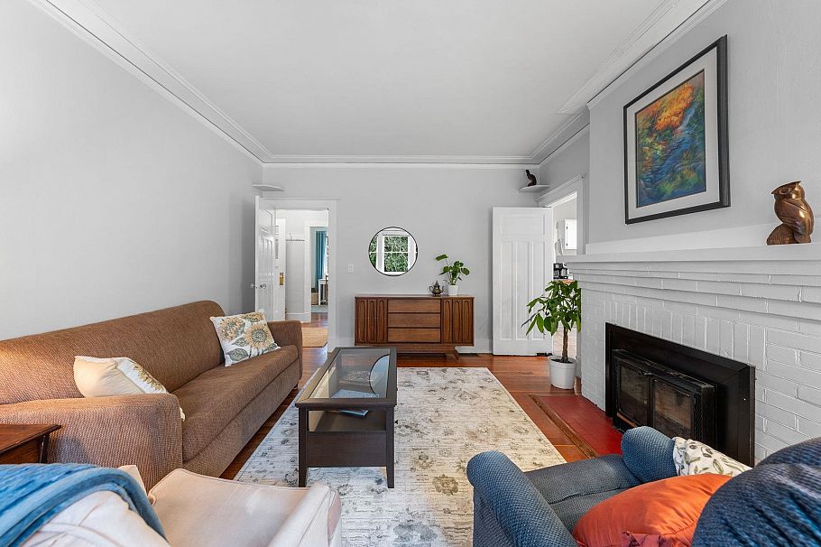 163 E Kings Road North Vancouver, BC - 5