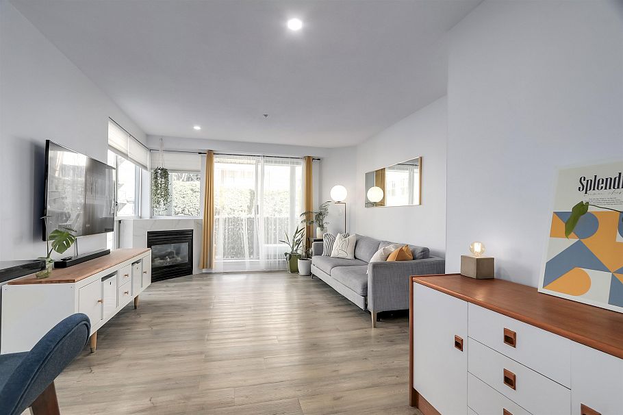 302 122 E 3rd Street North Vancouver, BC - 1