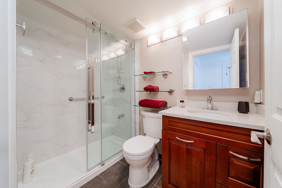 PH3 865 W 15 Avenue Vancouver, BC - 16