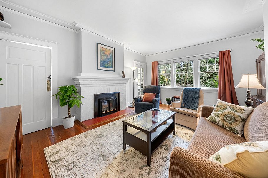 163 E Kings Road North Vancouver, BC - 7