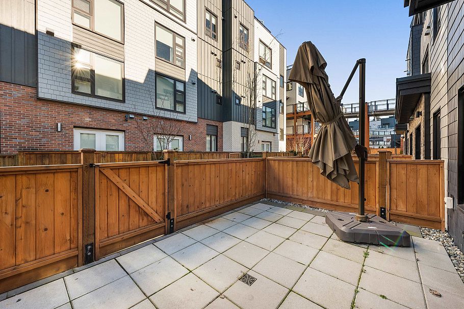 135 535 E 2nd Street North Vancouver, BC - 20