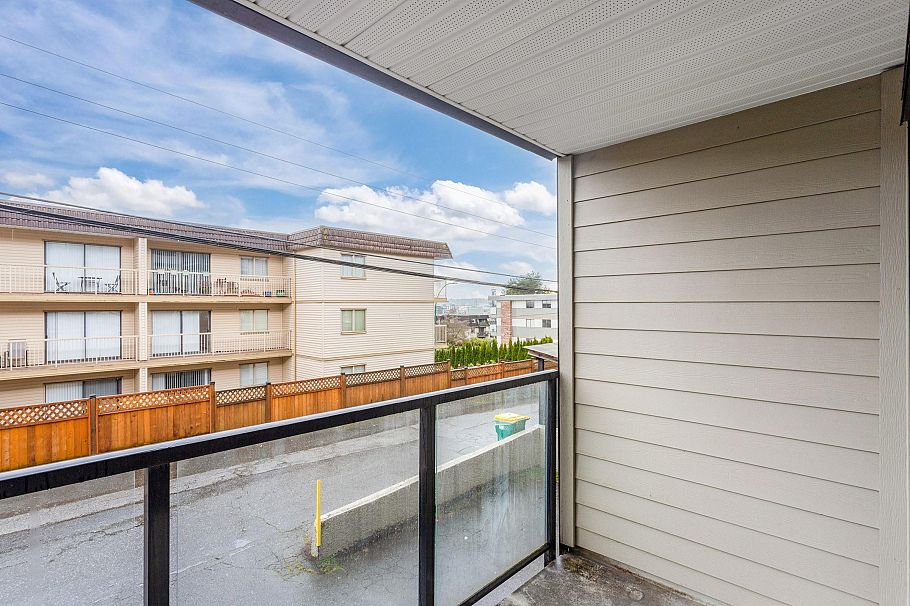 112 240 Mahon Avenue North Vancouver, BC - 16